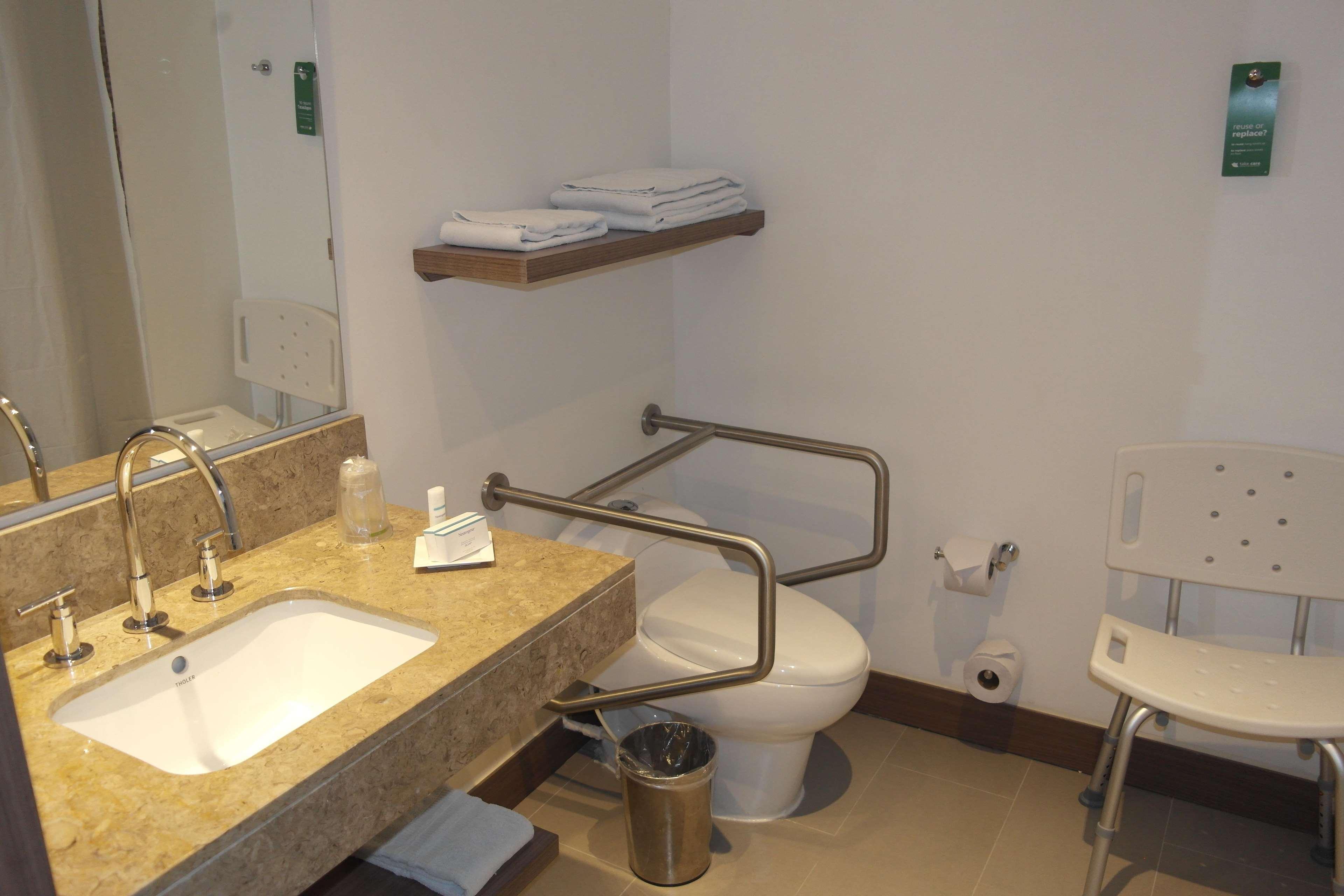 Hampton By Hilton Hotel 4*